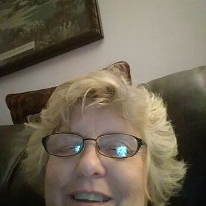 Meet your Posher, Evelyn